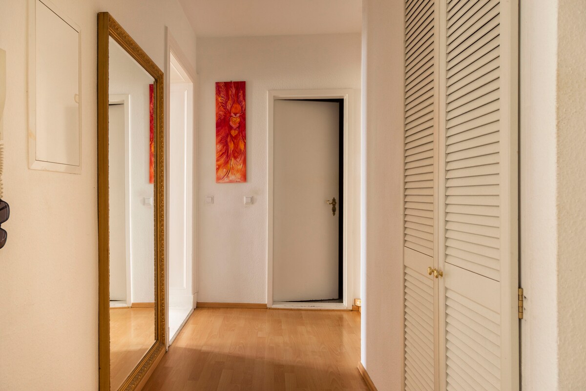 Sunny, elegant centre flat, high ceilings - Photo 23